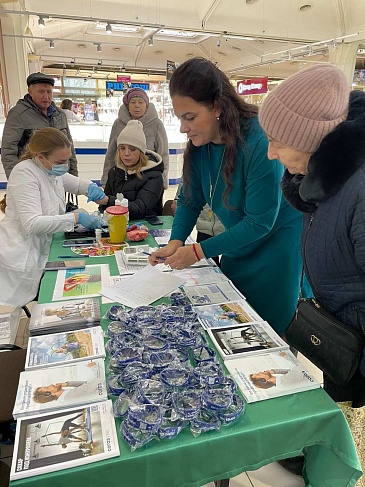 Страховые представители Омского филиала «СОГАЗ-Мед» провели акцию «Жизнь без диабета», новости, пресс-релизы, статьи, «СОГАЗ-Мед», омс